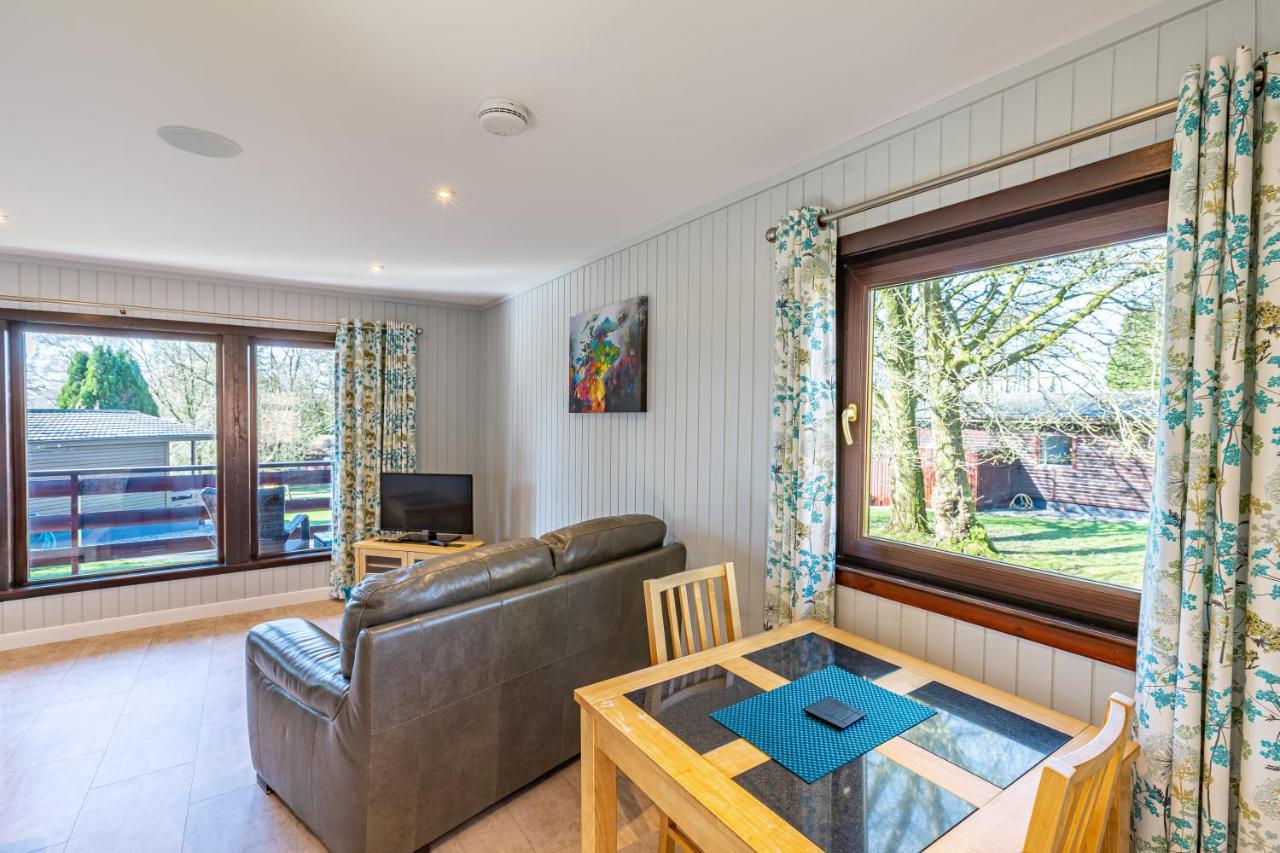 Bluebell Lodge 7 With Hot Tub Newton Stewart Exterior foto